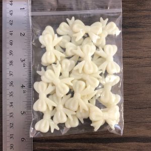 MLD x 24pcs Light Yellow/cream Bow beads 30mm x 23mm