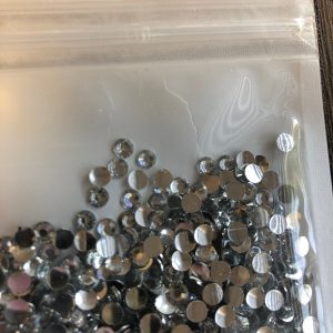 Clear White Flatback Rhinestones 4mm appx 1000pcs per bag - Image 2
