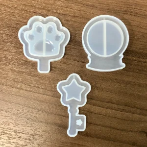 x Paw Snow globe Key shaker silicone mold (snow globe)