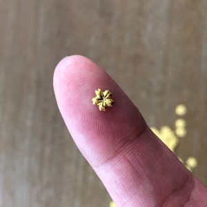Gold Metal Cherry Blossom Embelishment appx 100pcs Sakura (Gold) - Image 3