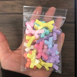 x 24pcs Solid Pastel Multicolored Bow beads 30mm x 23mm - Image 2