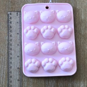 x 12 cavity shiny mini cat paw mold from Daiso