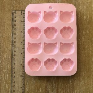 x 12 cavity shiny mini cat paw mold from Daiso - Image 2