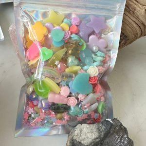 7# Grab bag of 3.5oz of mixed cabochon embellishment flatback charms (2oz) - Image 3