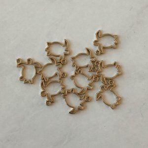 Open bezel mini turtle pendant