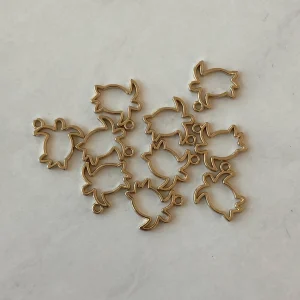 Open bezel mini turtle pendant