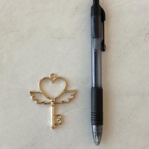 Open bezel heart key pendant - Image 2